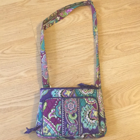 Vera Bradley Handbags - Vera Bradley small crossbody bag